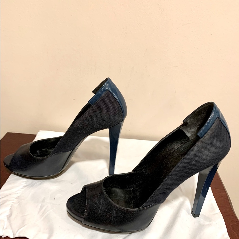 Balenciaga Navy Platform Peeptoe pumps - Picture 4 of 8